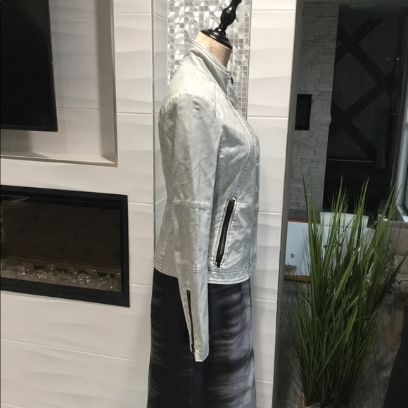 Jacket - Picture 5 of 9